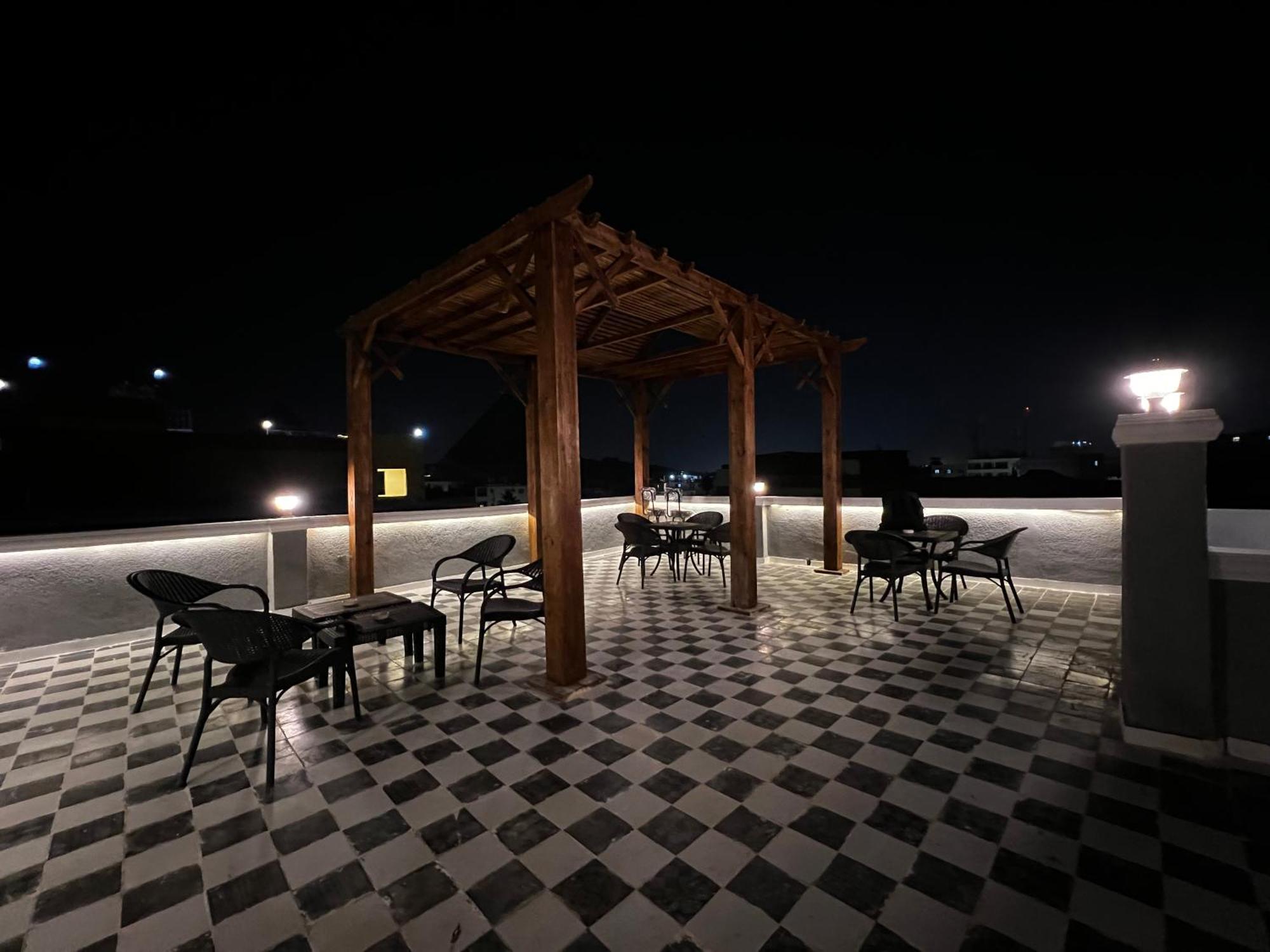 The Pyramids Gate Inn Kafret el-Gabal Exterior foto